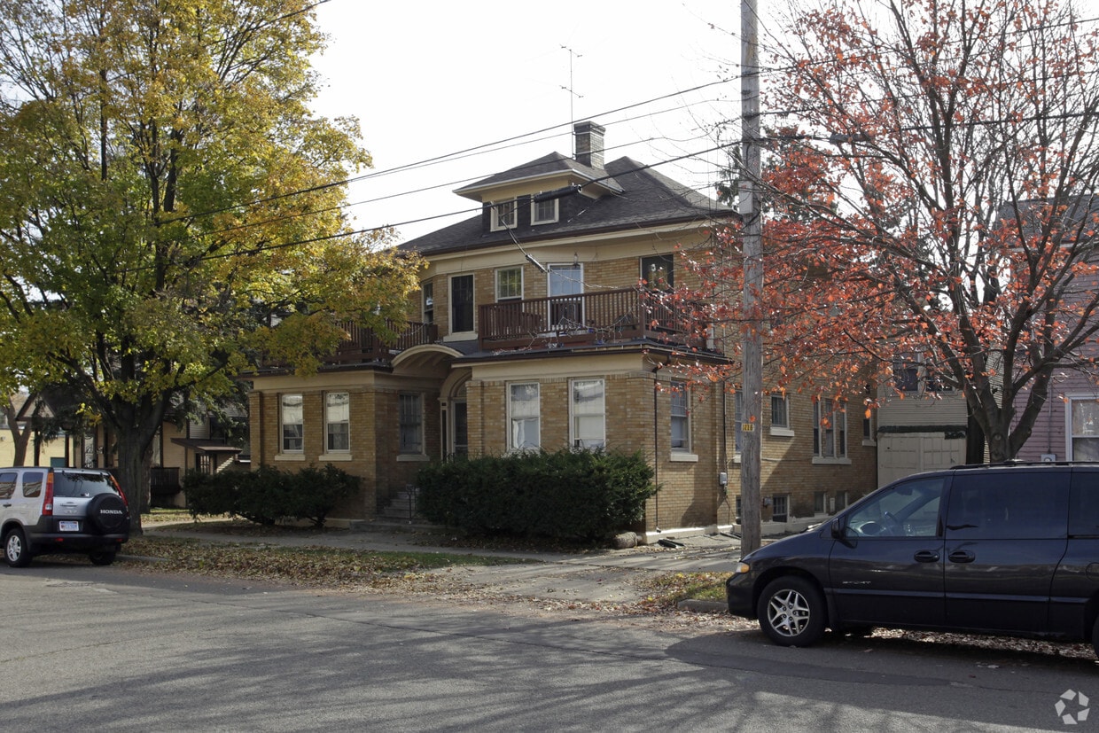 529 W Vine St, Kalamazoo, MI 49008 Apartments in Kalamazoo, MI