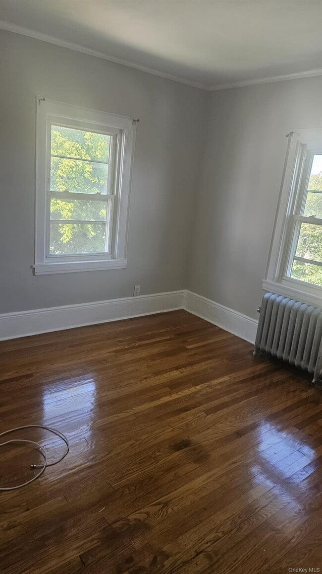 Building Photo - 5 Vernon Ave