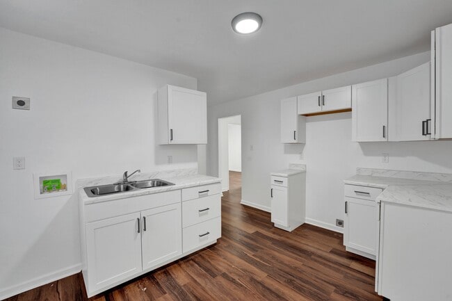 Building Photo - 1630 S Orleans St