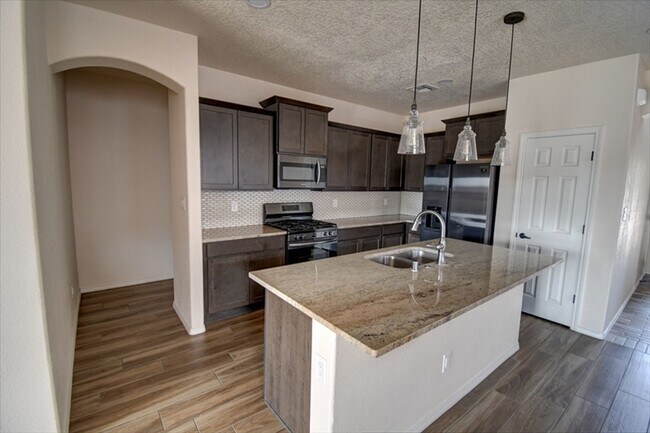 Foto del edificio - 4461 Golden Eagle Loop NE