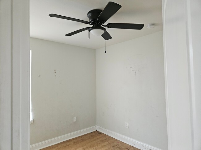 Building Photo - 5716 Warrington Dr