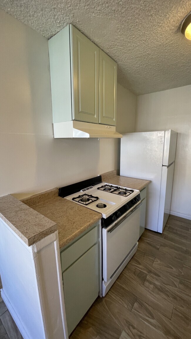 Foto del edificio - 7702 Chapman Ave