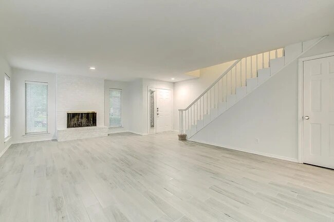 Foto del edificio - 5431 Collinwood Ave