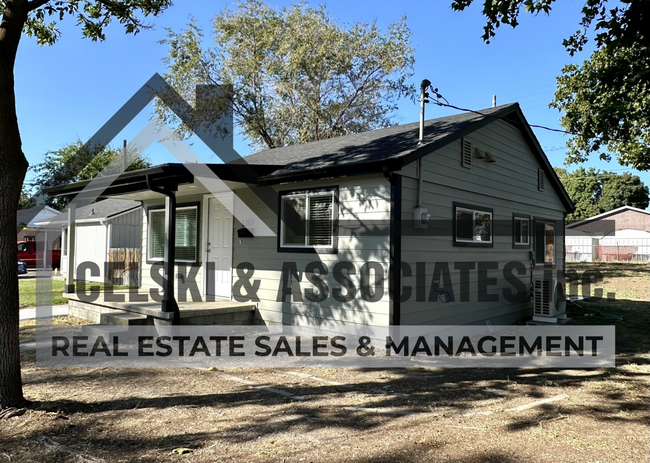 Building Photo - Beautifully Updated 2-Bedroom, 1-Bathroom ...