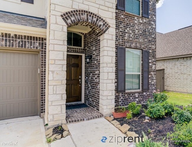 Building Photo - 5 br, 3 bath House - 4423 Sandhill Terrace...