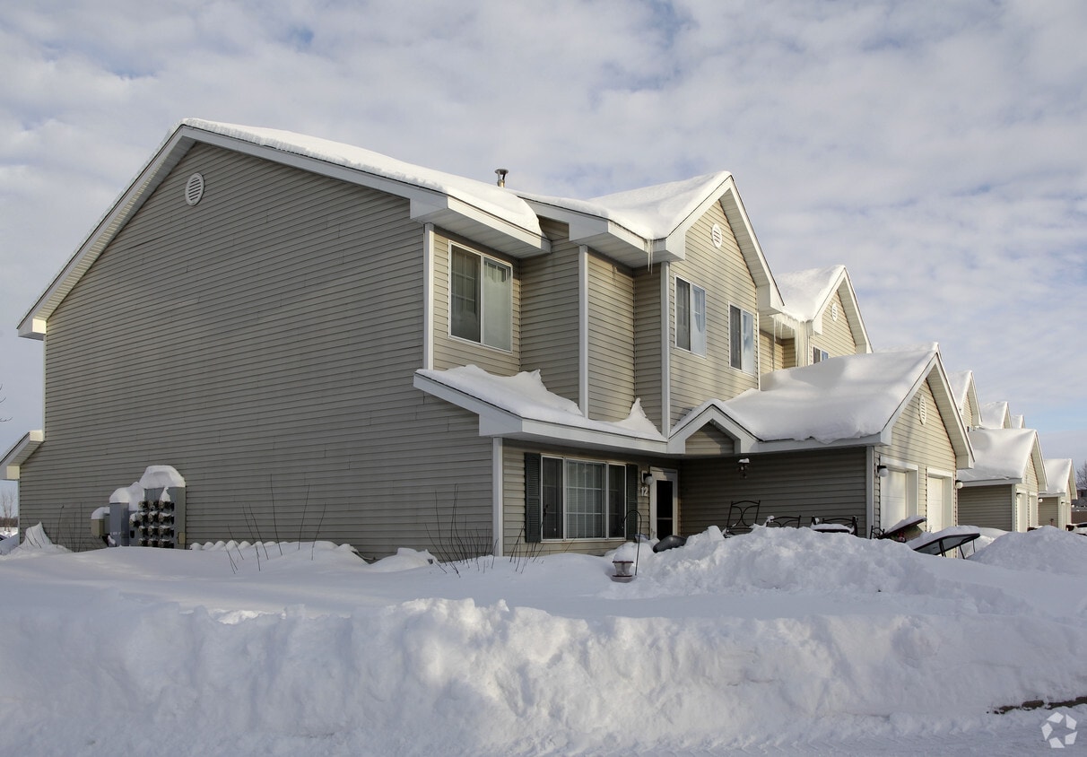 Building Photo - Huski Townhomes