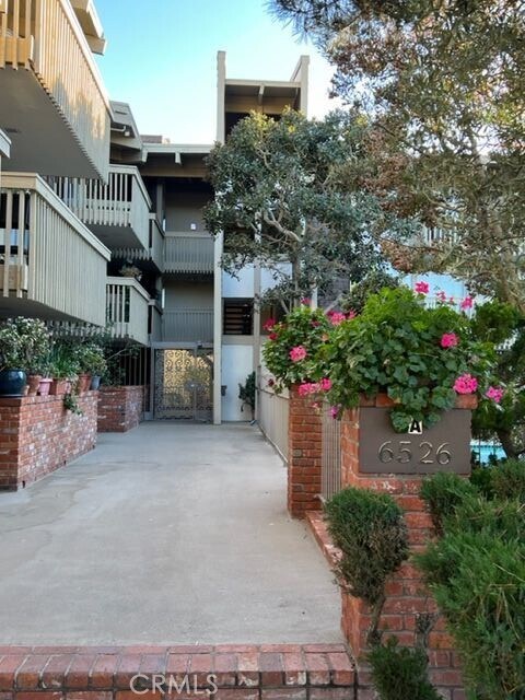 Primary Photo - 6526 Ocean Crest Dr