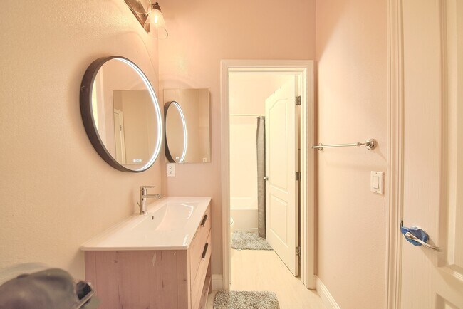 Foto del edificio - 590 Historic St