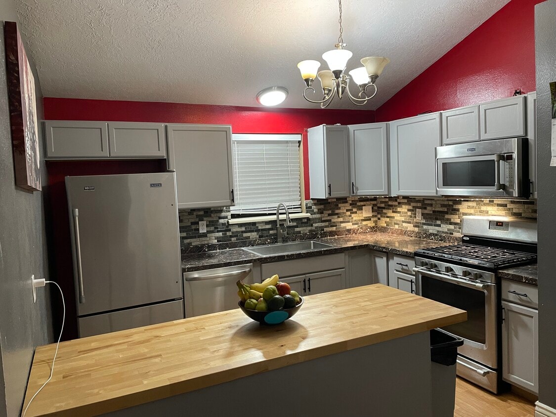 Kitchen - 8504 Camino San Martin SW