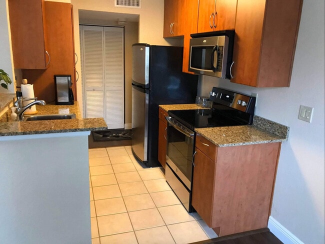 Foto del edificio - 11588 Westwood Blvd