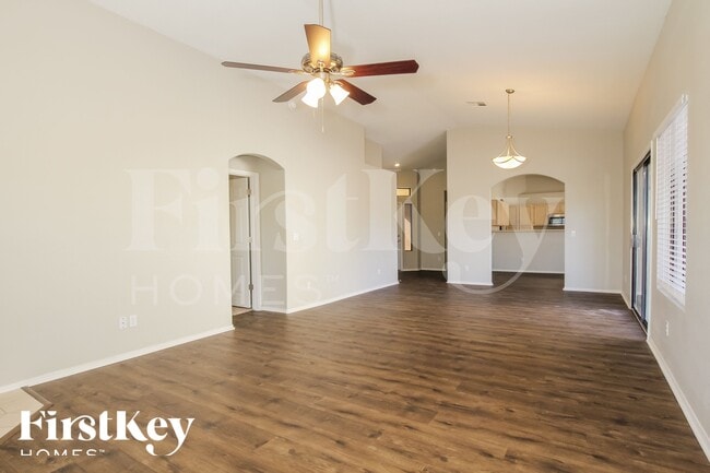 Building Photo - 14915 N 86th Dr