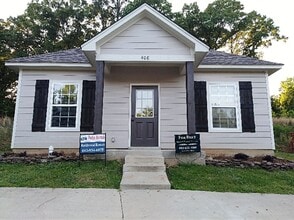 Building Photo - 408 Shady Pk Cv