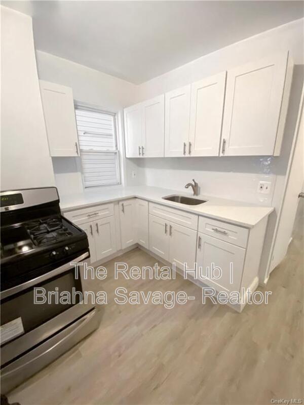 Foto del edificio - 411 Warburton Ave