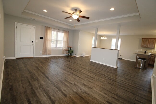 Building Photo - Across from Shaw AFB in town - Small pet f...