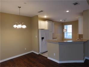 Building Photo - 9928 Castlewood Dr