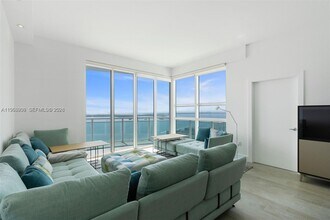 Building Photo - 950 Brickell Bay Dr