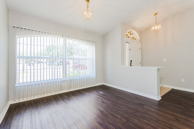 Foto del edificio - 640 Tranquility St