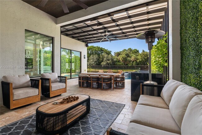 Building Photo - 9529 Eden Roc Ct