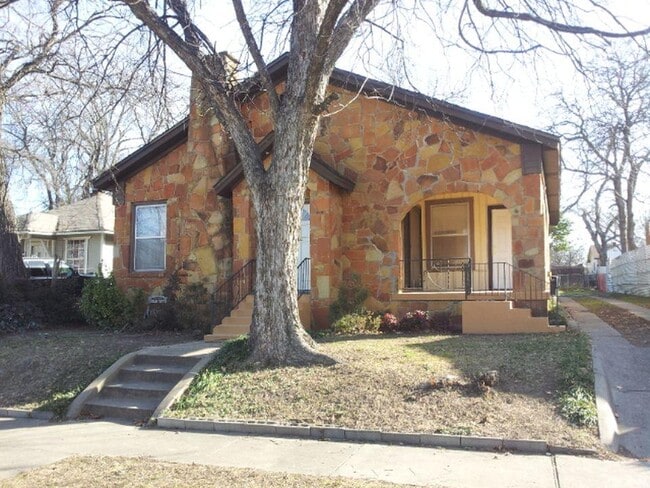 Building Photo - 3205 Willing Ave