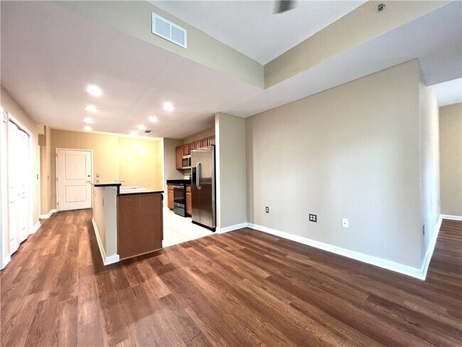 Foto del edificio - 3040 Peachtree Rd NW