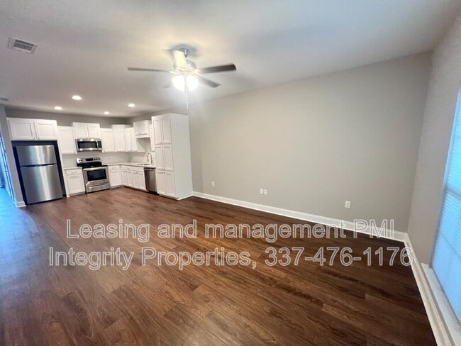 Building Photo - 33260 LA-16