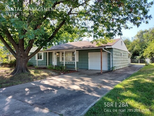 Building Photo - 1123 SW 32nd St- 5 BED/2 BATH