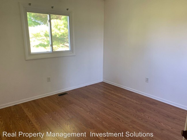Building Photo - 13555 Seneca Pkwy