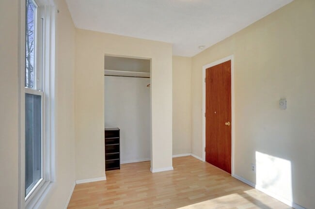 Building Photo - Downtown Victorian