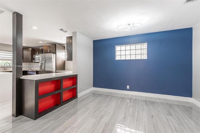 Foto del edificio - 3405 NW 108th Terrace