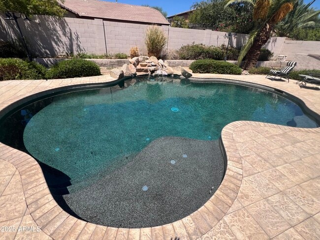 Foto del edificio - 15494 W Meadowbrook Ave