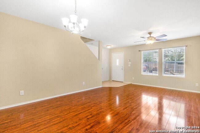 Building Photo - 3 Bedroom/2.5 Bath Cypress Hollow Subdivision