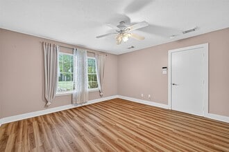 Building Photo - 15859 E Park Ct