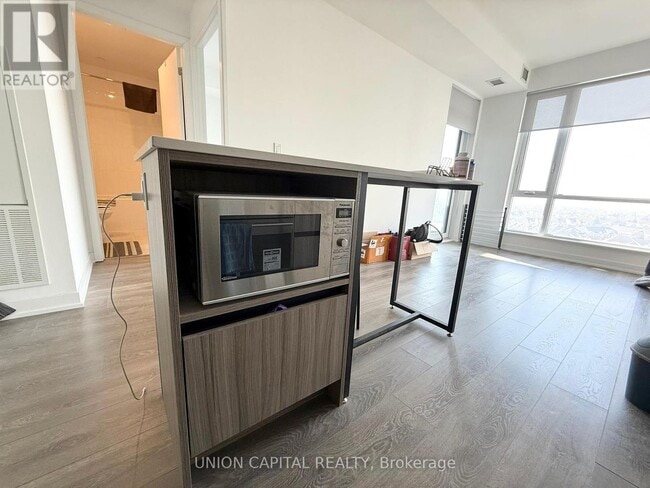 Photo du bâtiment - 7950 Bathurst St