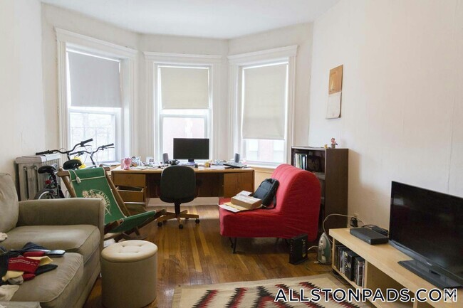 Building Photo - 5 Walbridge St