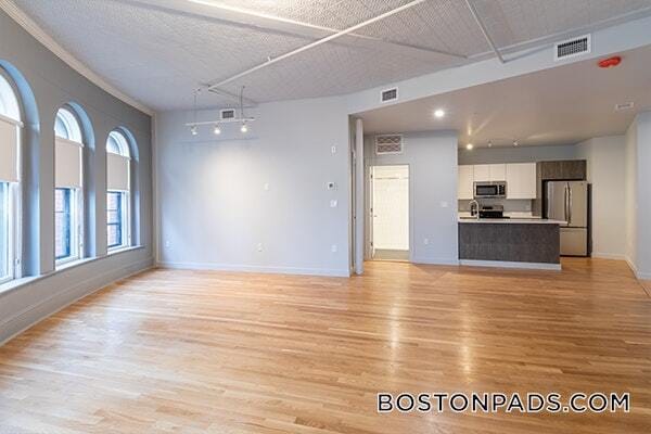Building Photo - 145 Munroe St