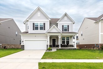 Building Photo - 737 Haywood Dr