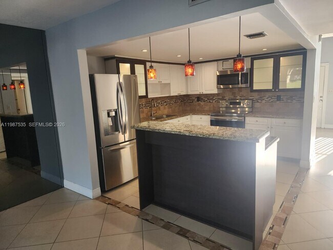 Foto del edificio - 537 N University Dr