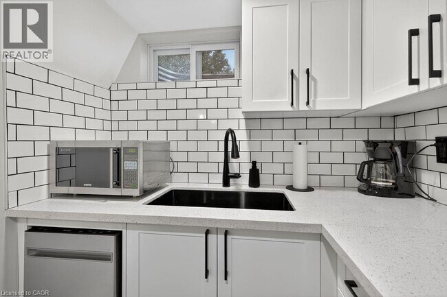 Photo du bâtiment - 331 Rawdon St