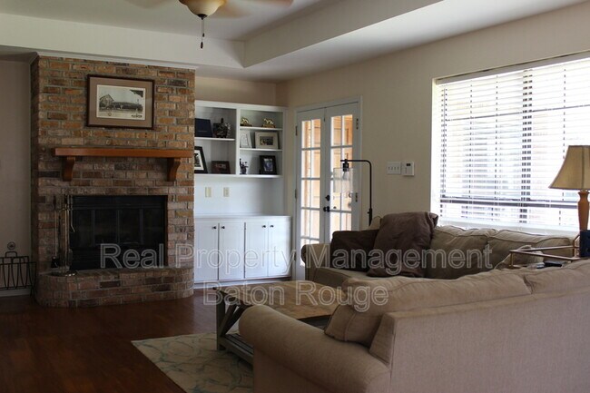 Building Photo - 205 Wylie Dr
