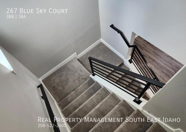 Building Photo - Brand New Contemporary Condo in Upscale Pe...