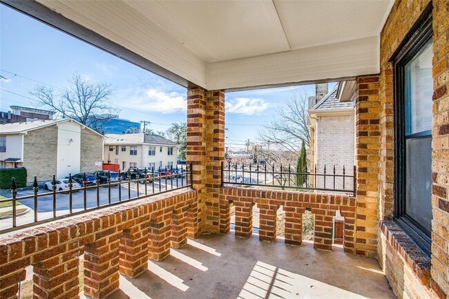 Foto del edificio - 3328 Rosedale Ave