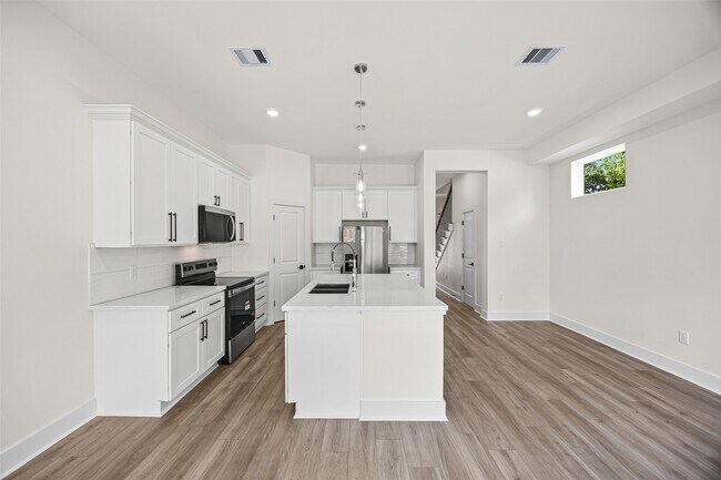 Building Photo - 441 Hahlo St