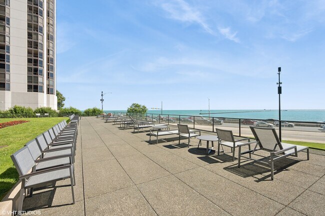 Foto del edificio - 910 N Lake Shore Dr