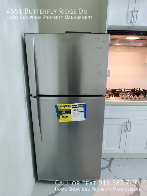 Foto del edificio - 4551 Butterfly Ridge Dr