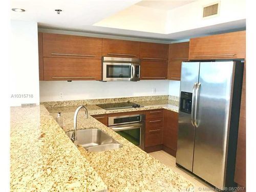 Building Photo - 2641 N Flamingo Rd
