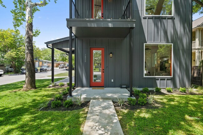 Foto del edificio - 1800 Singleton Ave