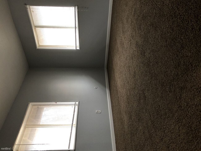 Building Photo - 1 br, 1 bath Apartment - 3575 Evergreen Ave 6