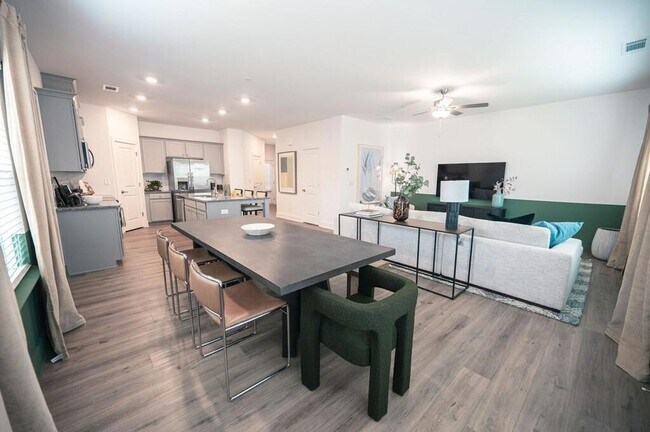 Foto del edificio - 1298 Mabry St