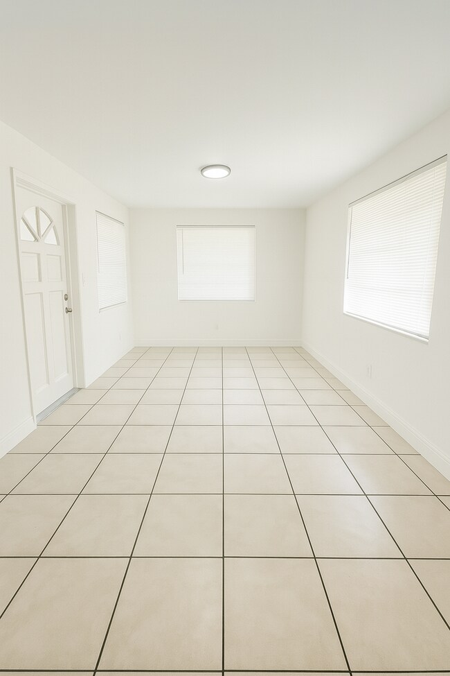Foto del edificio - 917-921 NE 22nd Dr