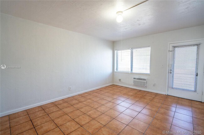 Building Photo - 430 72nd St